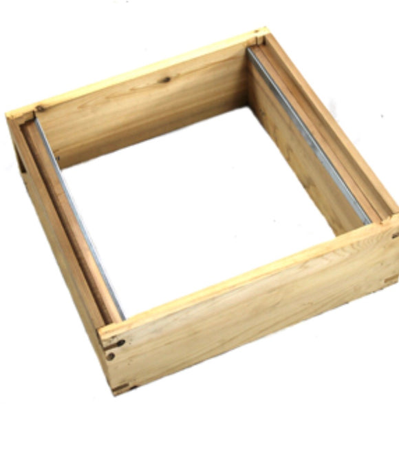National Super box In Cedar assembled - BEE KEEPING EQUIPMENT